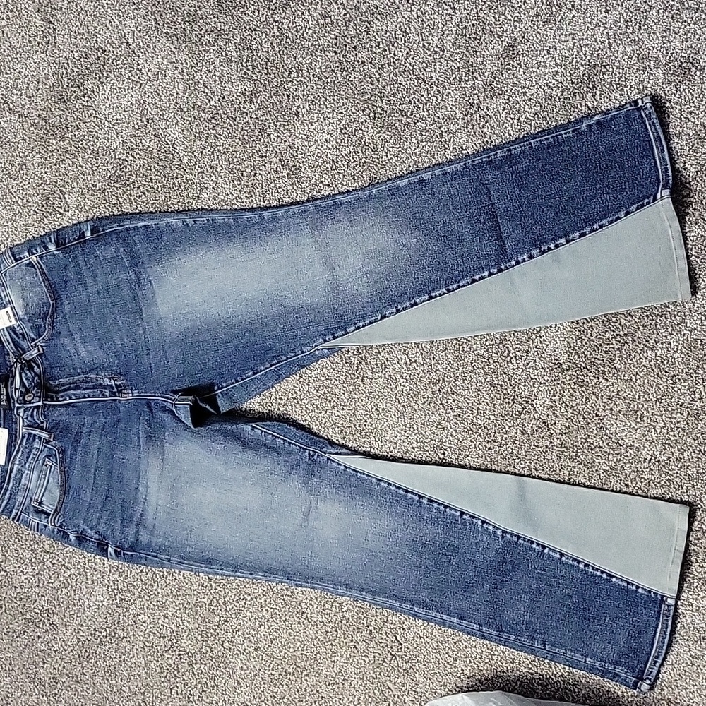 Judy Blue Jeans Split Decision. Womens PLUS size 20 Mid Rise. FLARE FIT